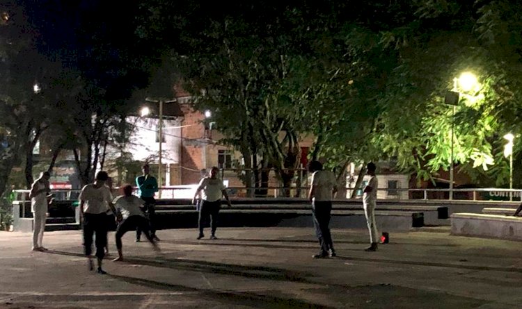 Denúncia - Iluminação precária espanta frequentadores da praça de São Marcos, na rótula de Canabrava.