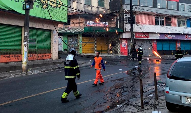 RESUMO: Postes que pegaram fogo em São Marcos.