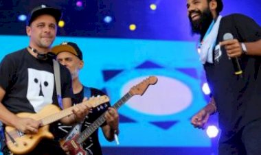 Baiana System volta pra Bahia com Grammy Latino