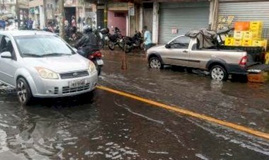 Após requalificação, veja como fica a Avenida Aliomar Baleeiro em dias de chuva!