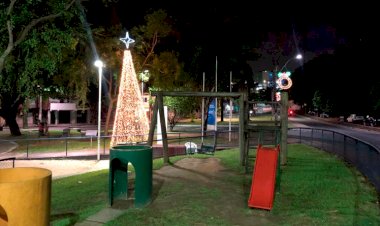 Praça de São Marcos recebe decoração e Iluminação do Natal.
