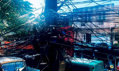 Fios desordenados nos postes de São Marcos e Pau da Lima: Ameaças e necessidade de ação