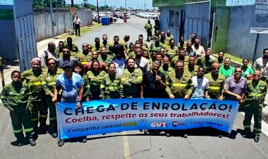 Trabalhadores da COELBA protestam contra demissões e retirada de direitos adquiridos.