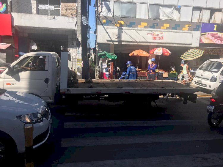 Flagrante de equipe da Embasa em São Marcos.