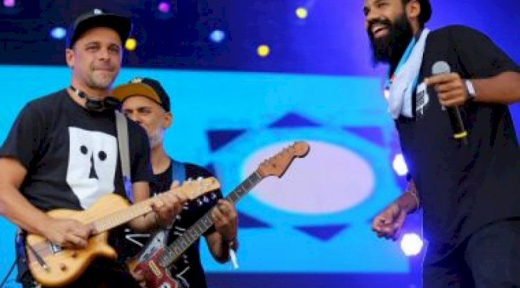 Baiana System volta pra Bahia com Grammy Latino