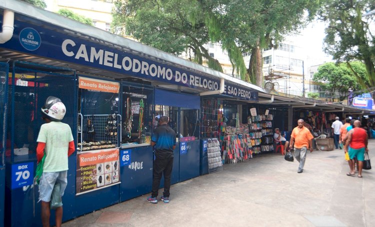 Prefeitura inaugurou novo camelódromo no Centro com cobertura isotérmica e capacidade para abrigar 80 trabalhadores.